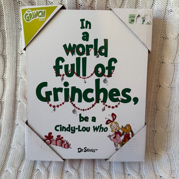 Dr. Seuss Other - Grinch Wall Decor Canvas Art NEW 8 x 10 Christmas Grinchmas Cindy Lou Who